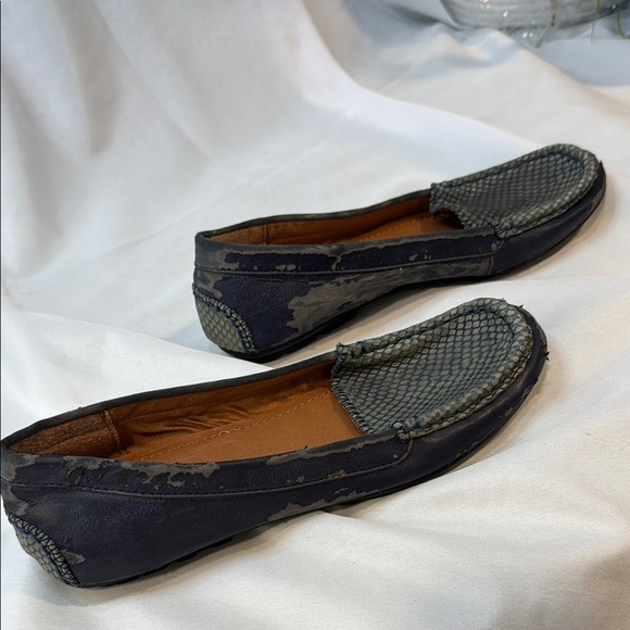 Baretraps Kieran Womens 7.5M Slip On Loafers Flat Leather Blue Preowned **READ** - Picture 2 of 10